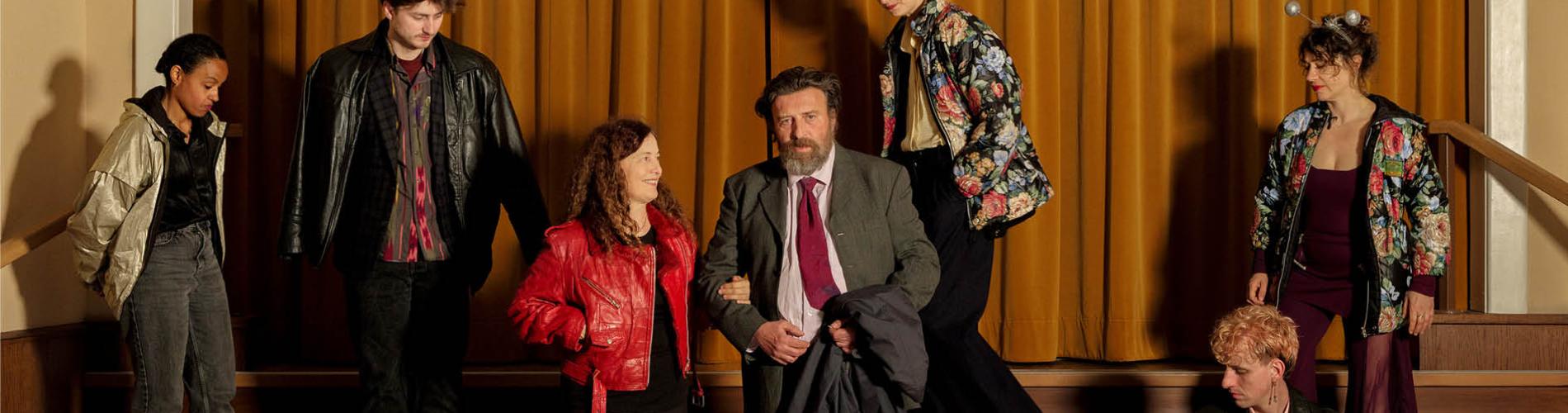Théâtre, création: C'est la fête - Un photo des comédien·nes