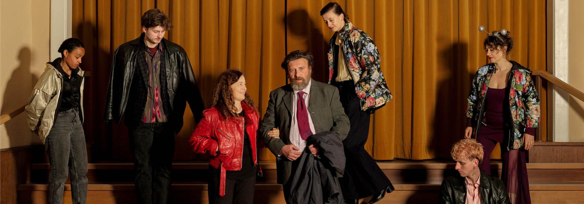 Théâtre, création: C'est la fête - Un photo des comédien·nes