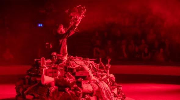 Théâtre, humour: Alex Lutz durant son spectacle 