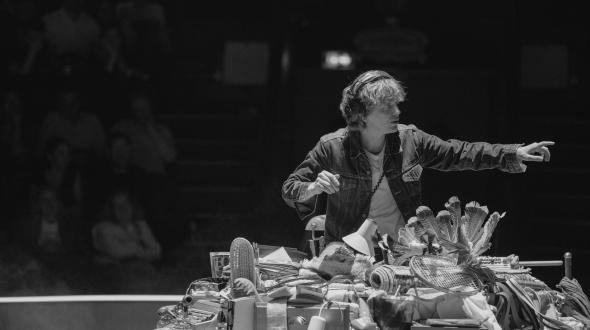 Théâtre, humour: Alex Lutz durant son spectacle 