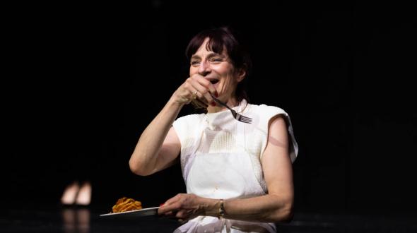 Théâtre - Carte blanche à ma mère - Valeria Bertolotto sur scène 