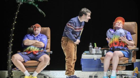 Théâtre - Les comédien·nes du poids des fourmis sur scène 