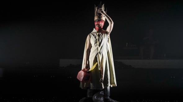 Théâtre - Les comédien·nes du poids des fourmis sur scène 