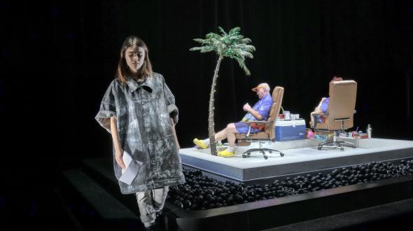 Théâtre - Les comédien·nes du poids des fourmis sur scène 