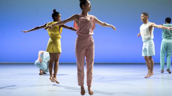 Une image du spectacle avec les danseur·euses
